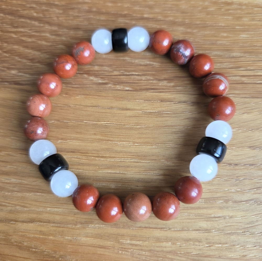 Red Jasper & White Jade Beadrd Stretch Bracelet | Handmade - Picture 9 of 12